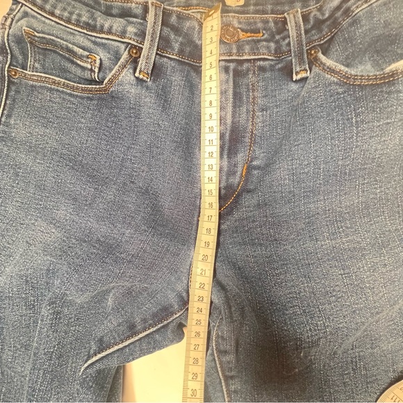Levi’s mid rise skinny jeans - Picture 3 of 5